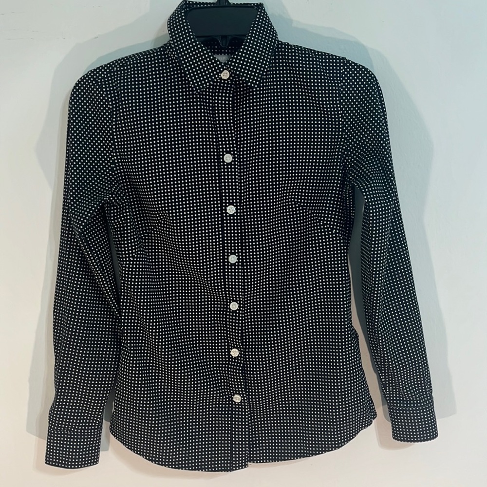 BANANA REPUBLIC NON-IRON FITTED Women’s Long Sleeve Botton Down blouse Size 0